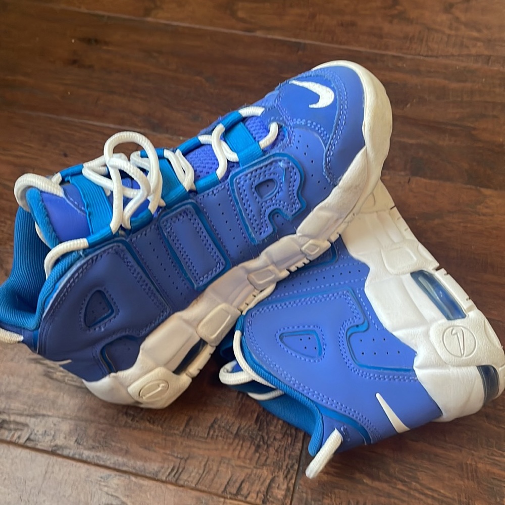 Nike Air More Uptempo boy Sz 2Y
